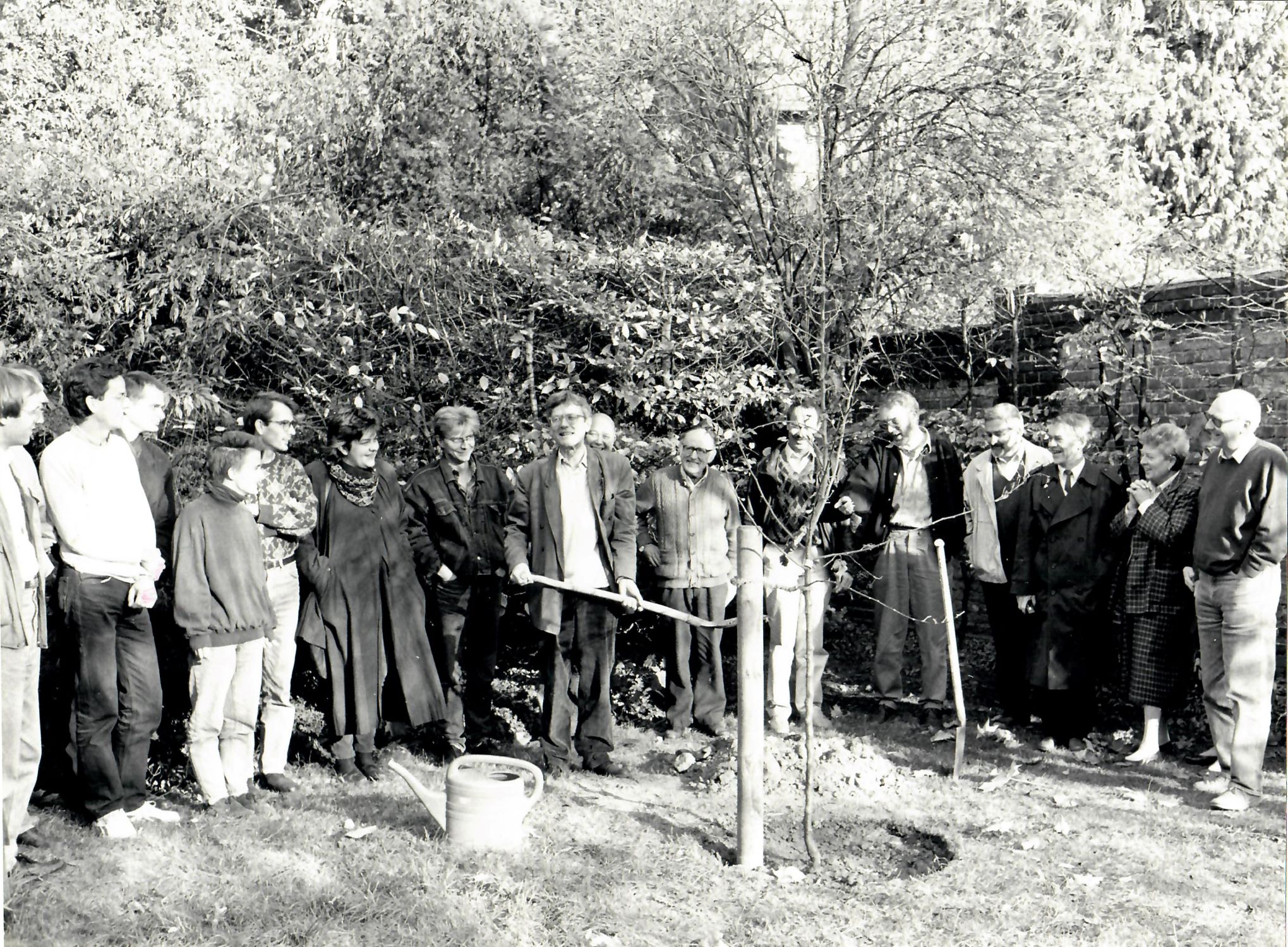 Prof. Dr. Martin Aigner mit seinen Mitarbeiter*innen und Kolleg*innen