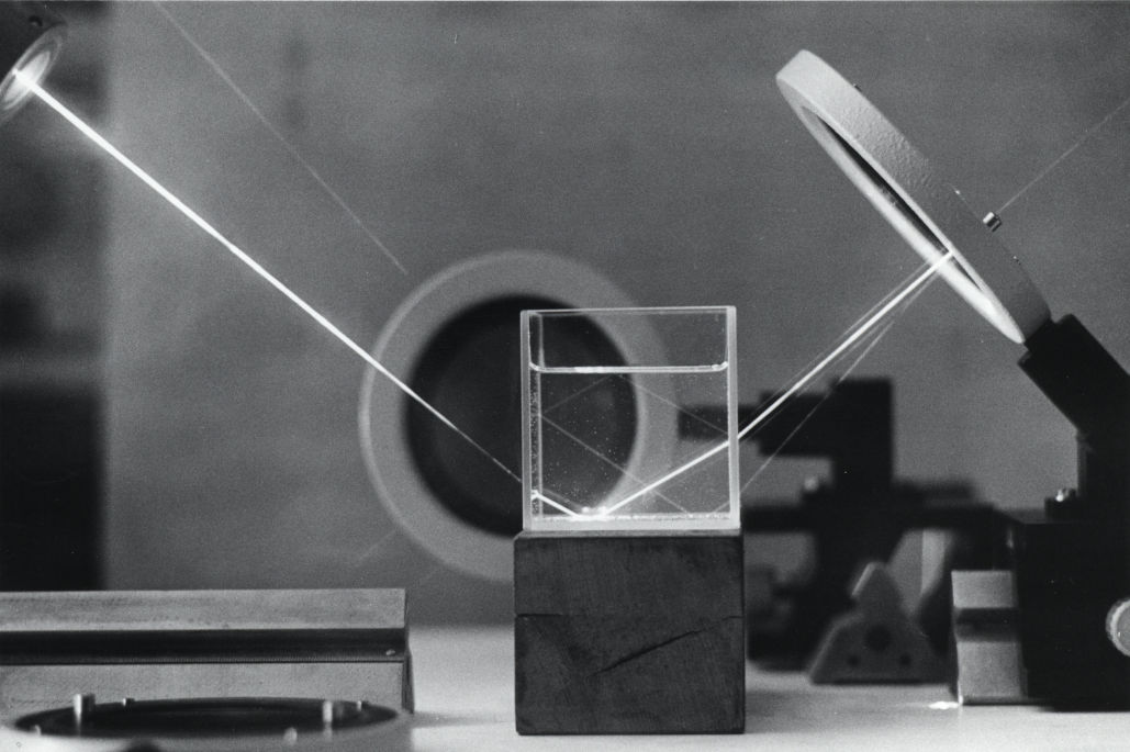 Versuch zur Brechung eines Laserstrahls