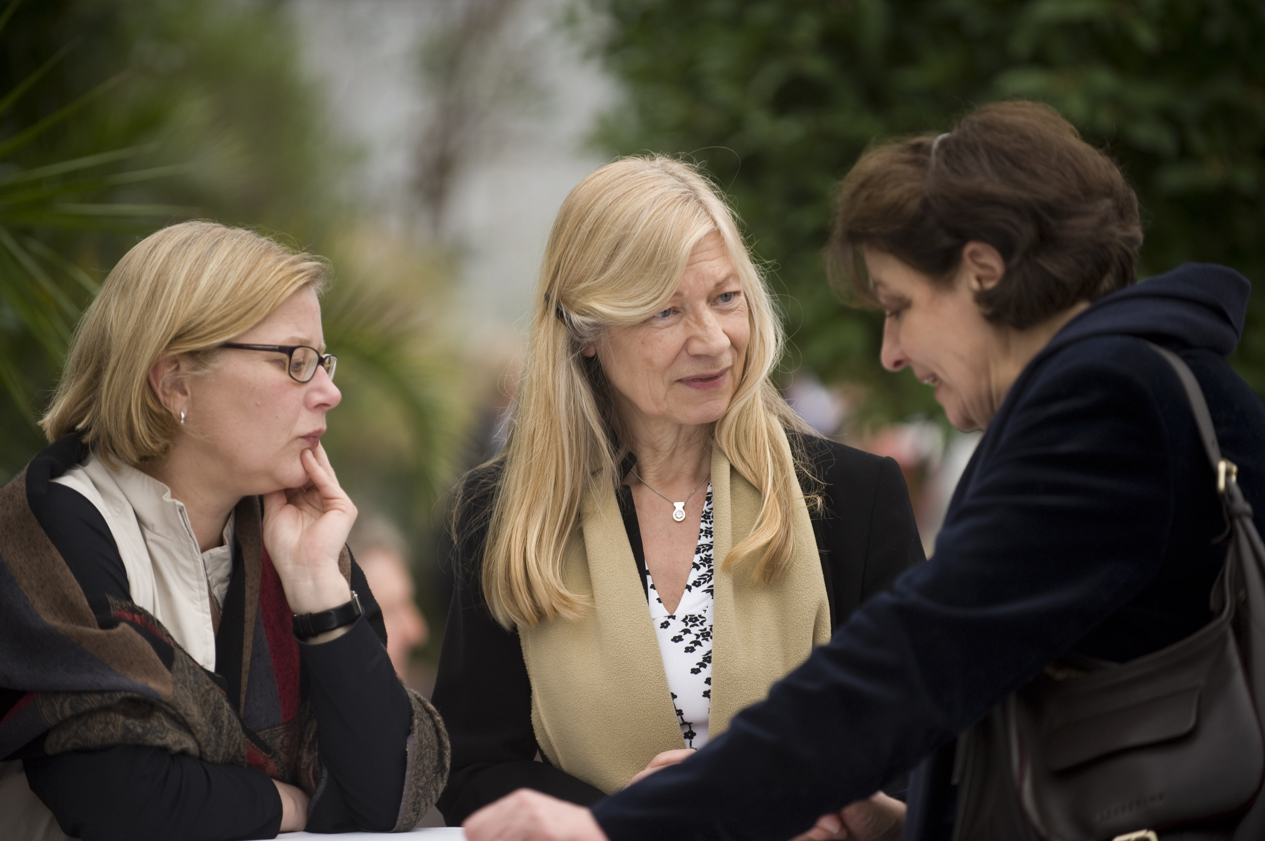 Dr. Ulla Bock (mittig) bei der Verabschiedung von Frank Rosendahl