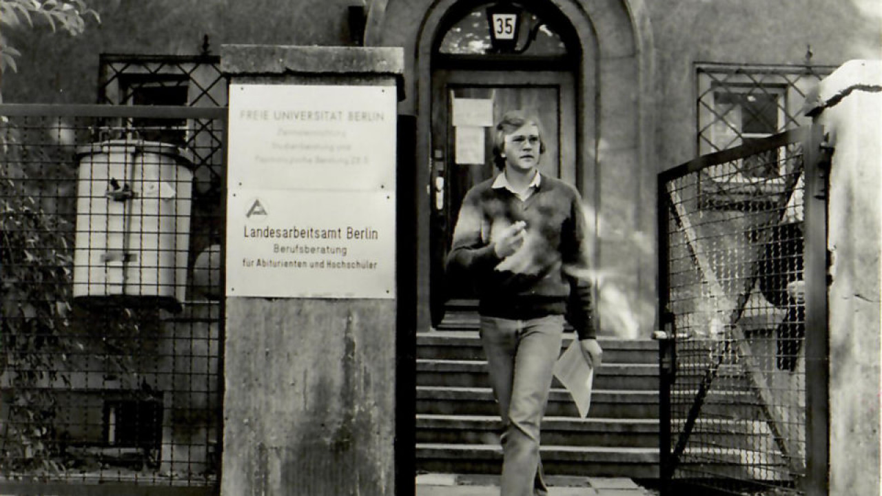 ZE-Studienberatung Ihnestr.35