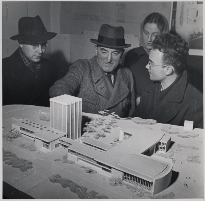 Modell: Hörsaalgebäude und Bibliothek