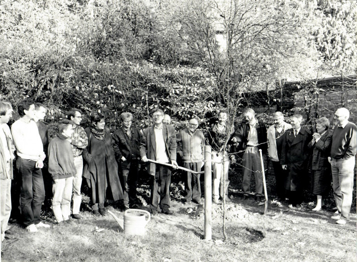Prof. Dr. Martin Aigner mit seinen Mitarbeiter*innen und Kolleg*innen