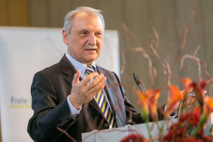 Peter Lange während seiner Abschiedsrede