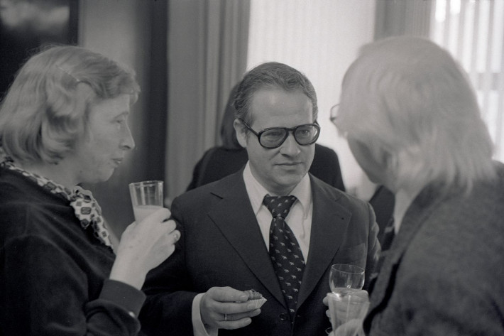 Prof. Dr. Klaus Heinrich (mi.) im Gespräch