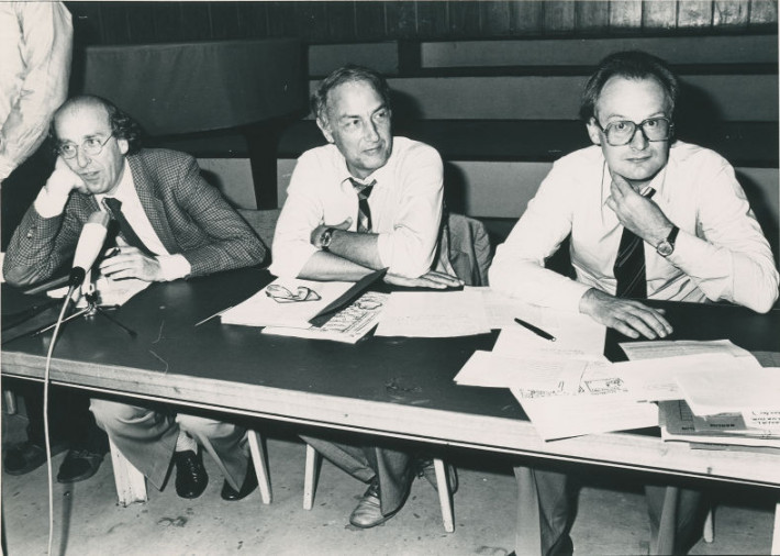 u.a. Eberhard Lämmert bei einer Veranstaltung im Audimax am 12.06.1979